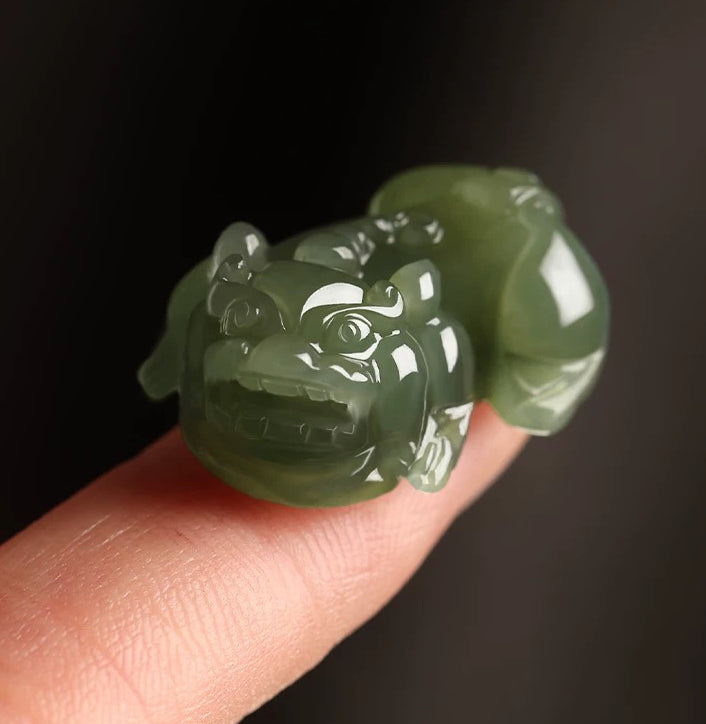 Handcrafted Jade Pixiu Wealth Bracelet for Good Fortune & Safety
